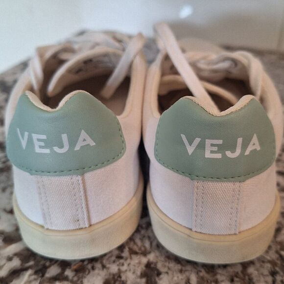 Veja Canvas Sneakers White  size 8 - Picture 3 of 9
